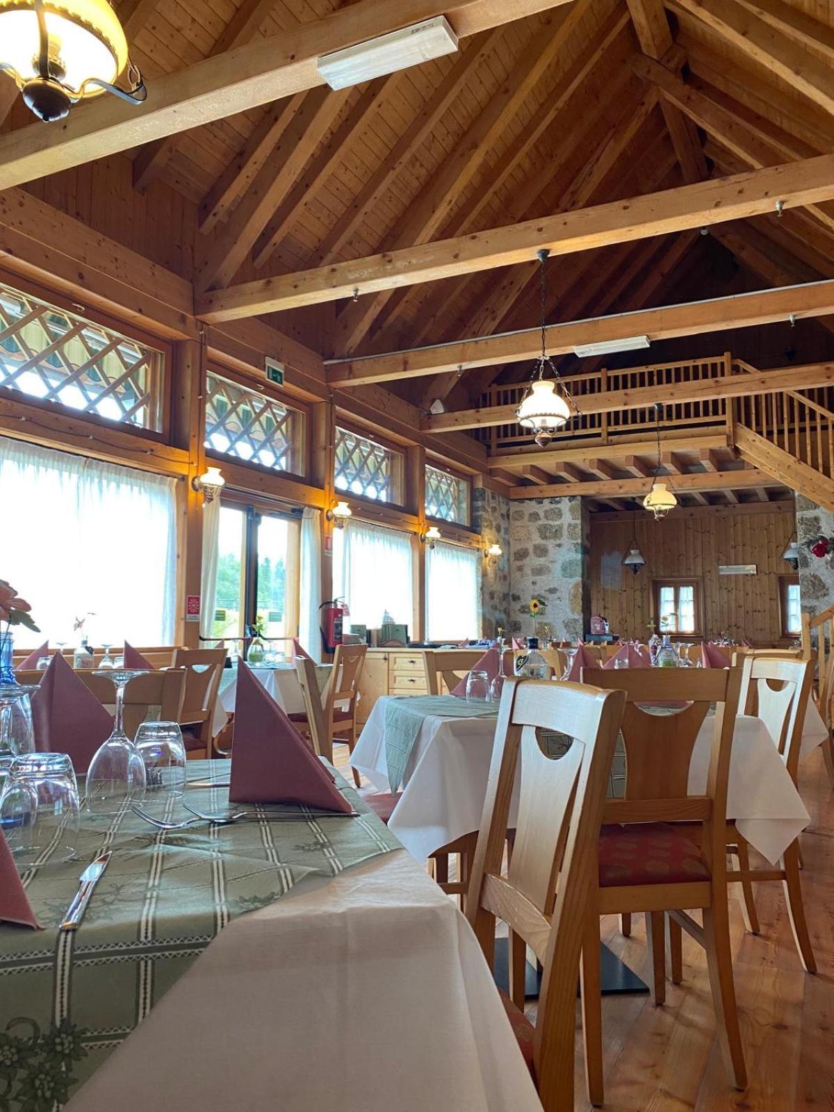 Hotel Aplis Ovaro Esterno foto
