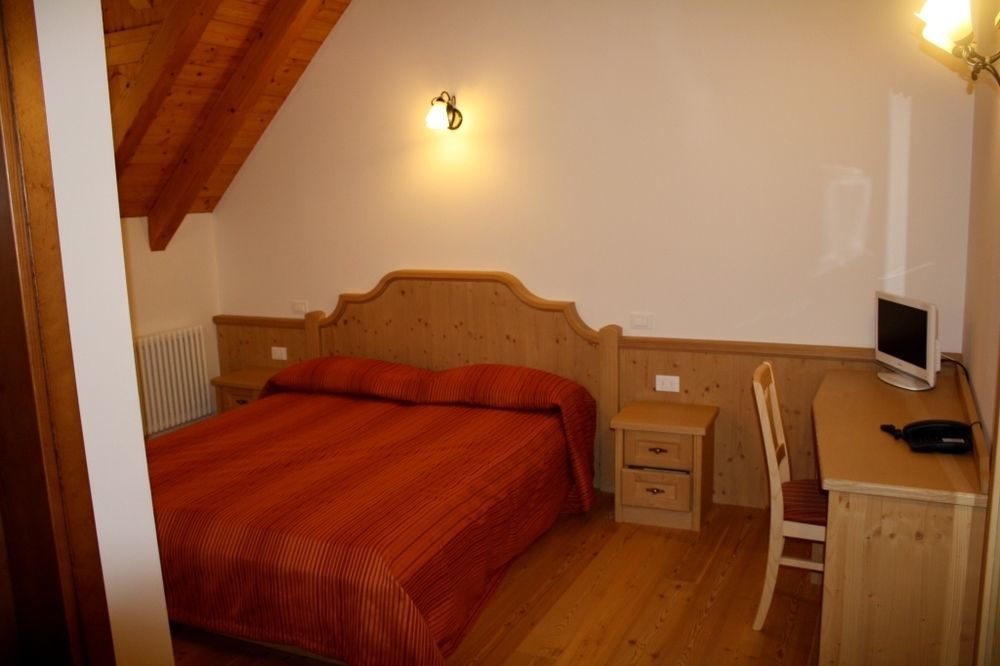 Hotel Aplis Ovaro Esterno foto